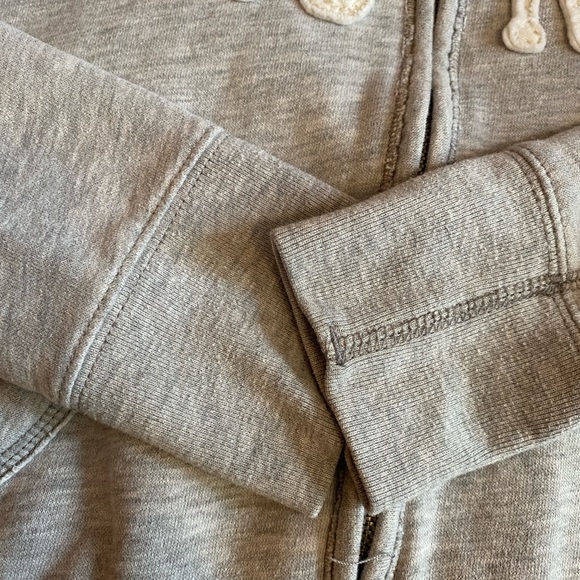 Gilly hicks gray sweatshirt - Picture 3 of 10